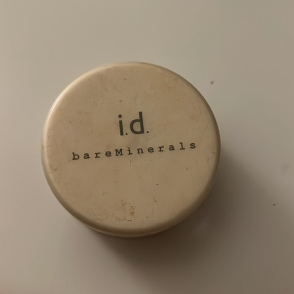 ID BARE MINERALS well lit back lit natural light highlighter veil baking powder - Picture 3 of 5